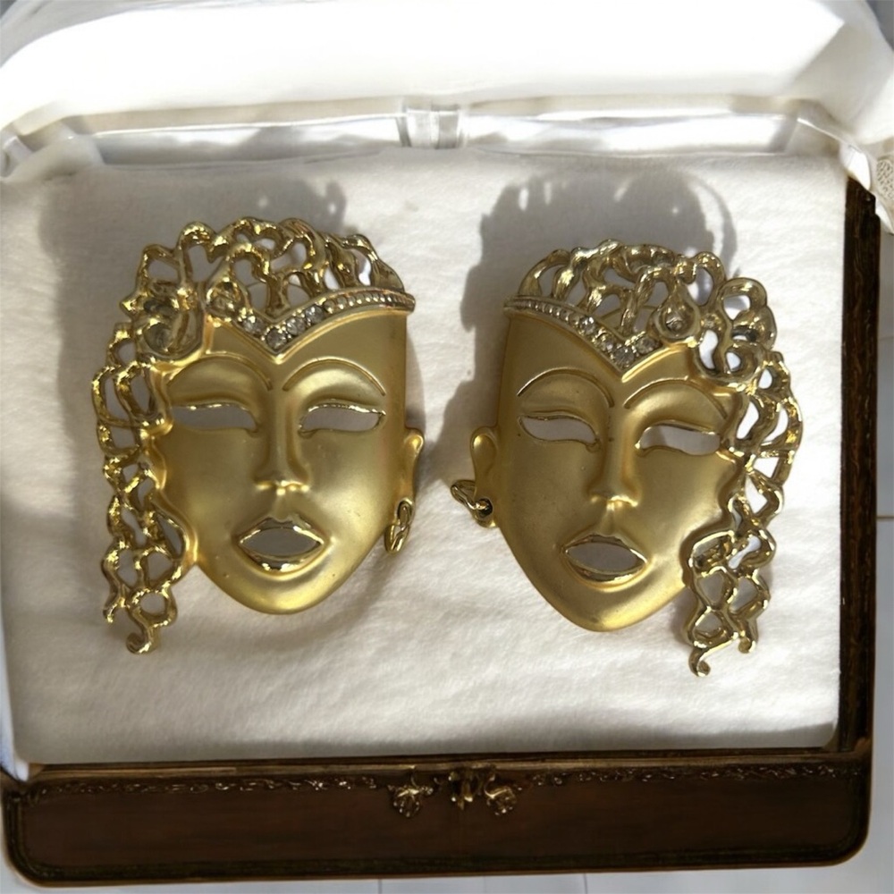 Vintage Woman Face Mardi Gras Mask